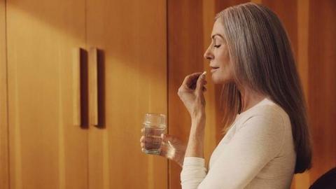 CallAFS's tweet image. The $177B supplement market is booming—but oversight hasn’t caught up. Health experts share what consumers need to know about safety, science, and trust. tinybfs.com/t/3zxaH7