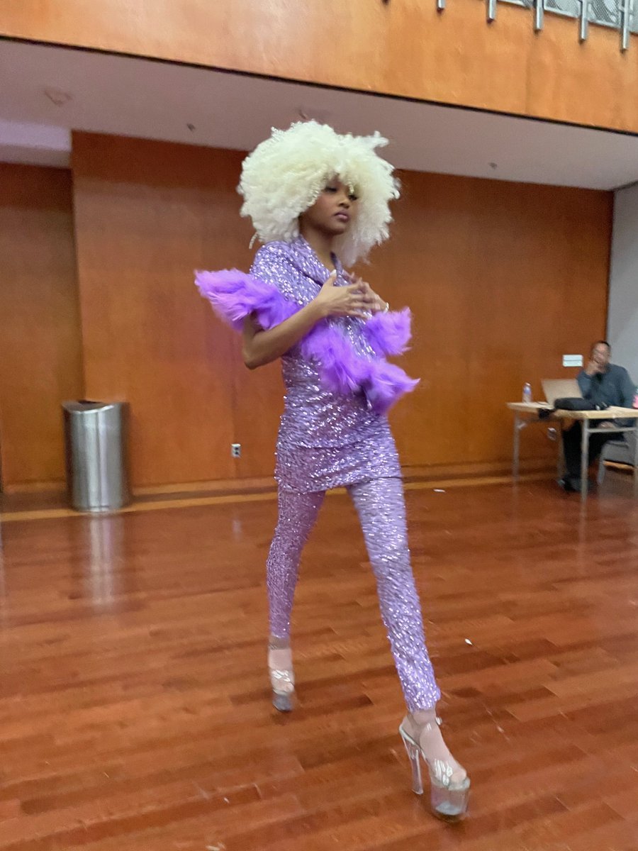 WhoCanYouTell's tweet image. Friday was all about fashion, and what an amazing night it was. We thank everyone for showing us how we can fight stigma in many ways, even with our clothing! #HUStigmaProject #ICS2025 #HUEmpowerProject #endstigma