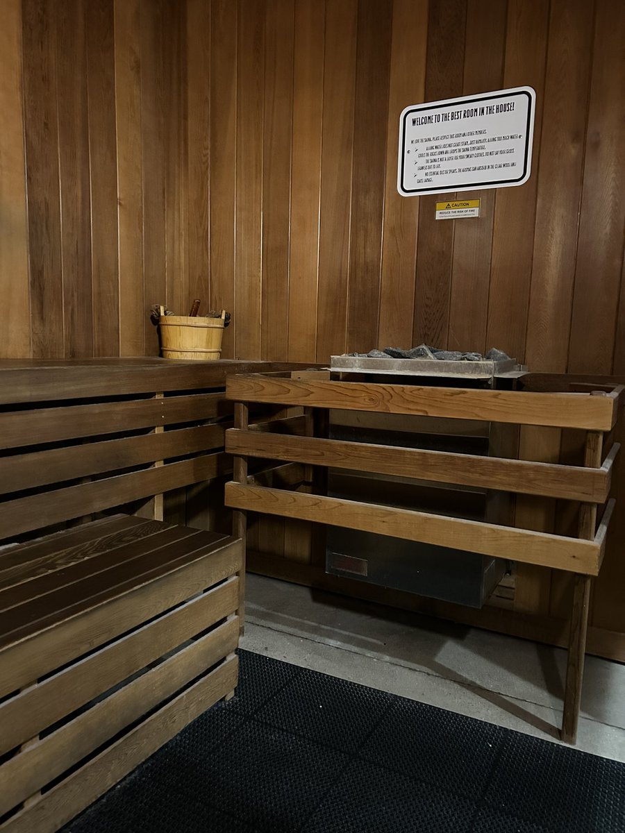 My view for lunch. 🧖🏻‍♀️