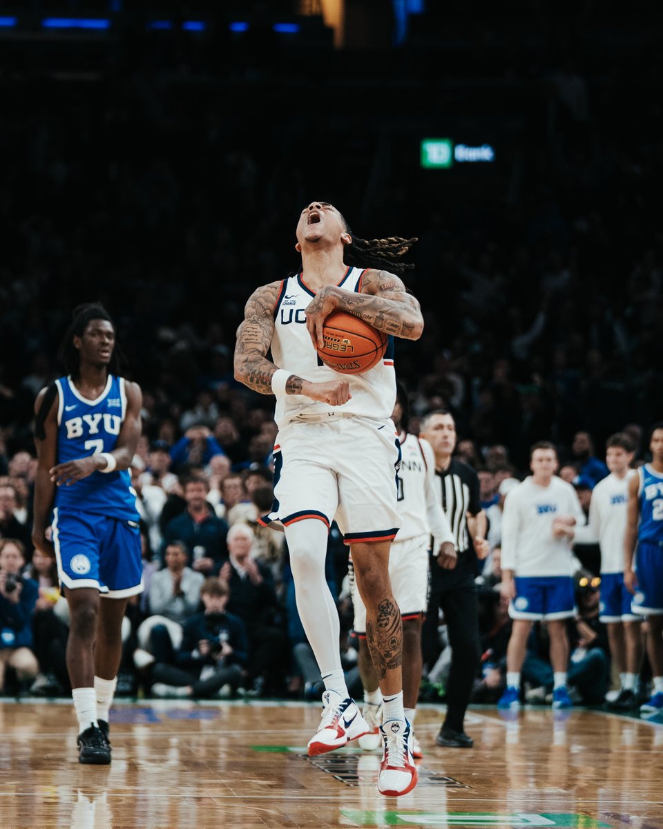 Spalding's tweet image. From Boston to LA ✈️ @hofseries bringing those can&apos;t miss matchups 🙌

#Spalding #AlwaysBuilding #HOFSeries #MadeForTheGame