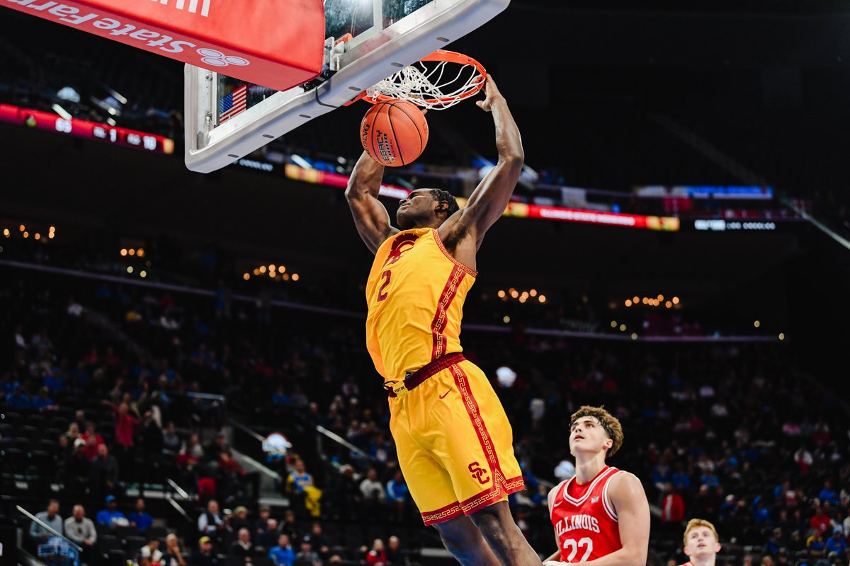 Spalding's tweet image. From Boston to LA ✈️ @hofseries bringing those can&apos;t miss matchups 🙌

#Spalding #AlwaysBuilding #HOFSeries #MadeForTheGame