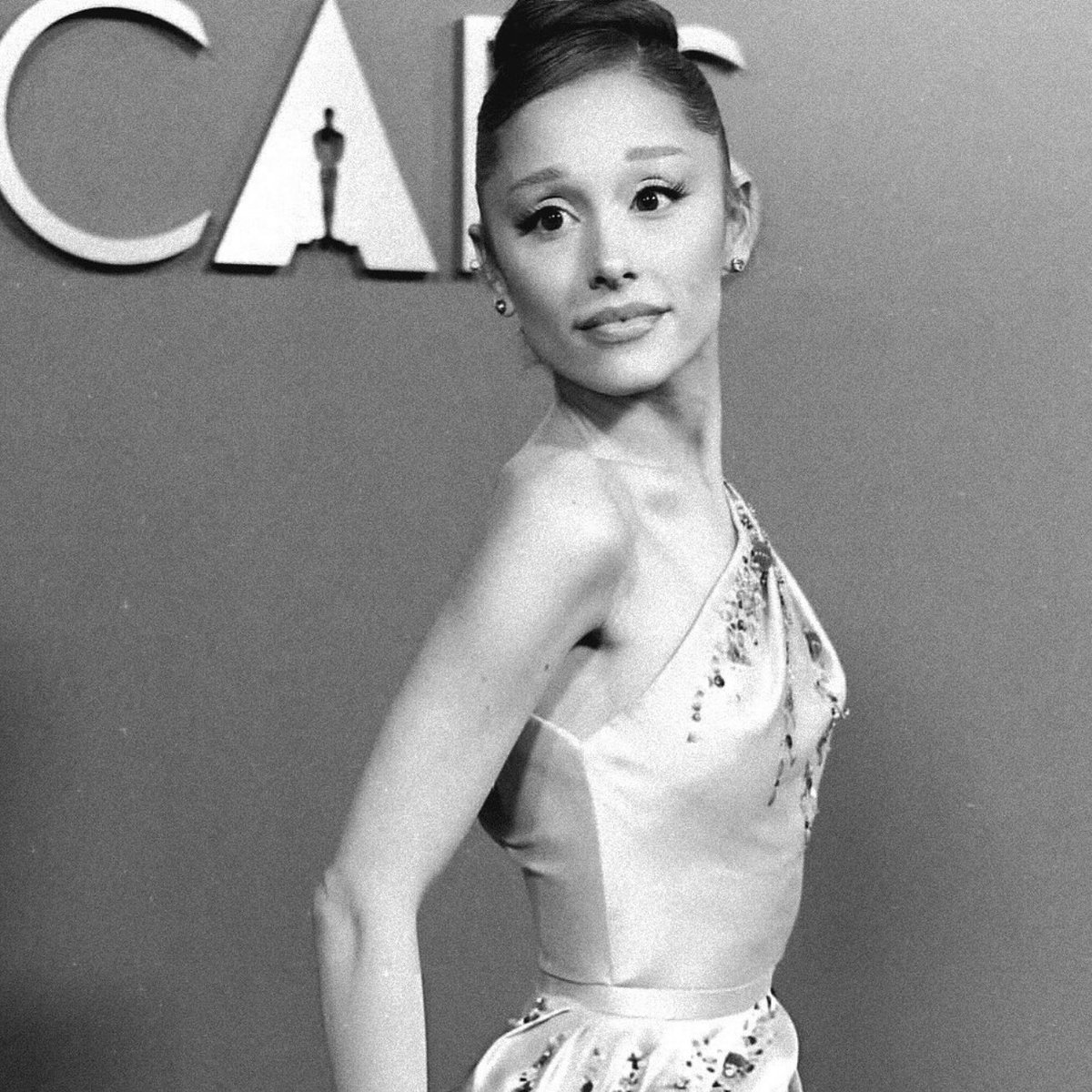 concertleaks's tweet image. Ariana Grande will be hosting Saturday Night Live on December 20th, with Cher as the musical guest!