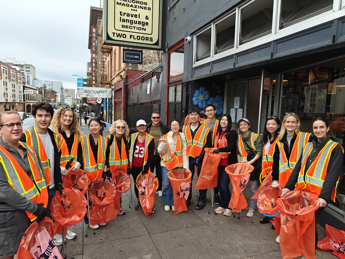 RefuseRefuseSF's tweet image. We dodged the rain and none of the 32 scheduled cleanups in San Francisco had to be cancelled.

And we had some astounding turnouts, 550 volunteers removed 610 bags of trash, including 90 at Lower Nob Hill and 60 at Manny&apos;s.

The visual of the community &amp;amp; clean streets is beauty!