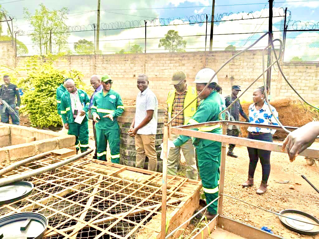 nemaug's tweet image. 𝗡𝗘𝗠𝗔’𝘀 𝗘𝘅𝗲𝗰𝘂𝘁𝗶𝘃𝗲 𝗗𝗶𝗿𝗲𝗰𝘁𝗼𝗿 𝗰𝗼𝗻𝗱𝘂𝗰𝘁𝘀 𝗶𝗺𝗽𝗿𝗼𝗺𝗽𝘁𝘂 𝗶𝗻𝘀𝗽𝗲𝗰𝘁𝗶𝗼𝗻 𝗼𝗳 𝗮𝗹𝗹 𝗳𝗮𝗰𝘁𝗼𝗿𝗶𝗲𝘀 𝗶𝗻 𝗡𝗷𝗲𝗿𝘂.

Following numerous reports of industrial pollution around Njeru, Buikwe District, NEMA’s Executive Director Dr. @ABarirega…