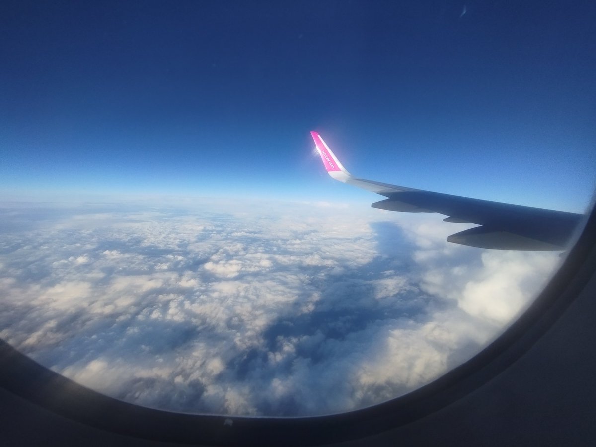 Се погоди хоризонтот да е фантазија, уживав во летот.