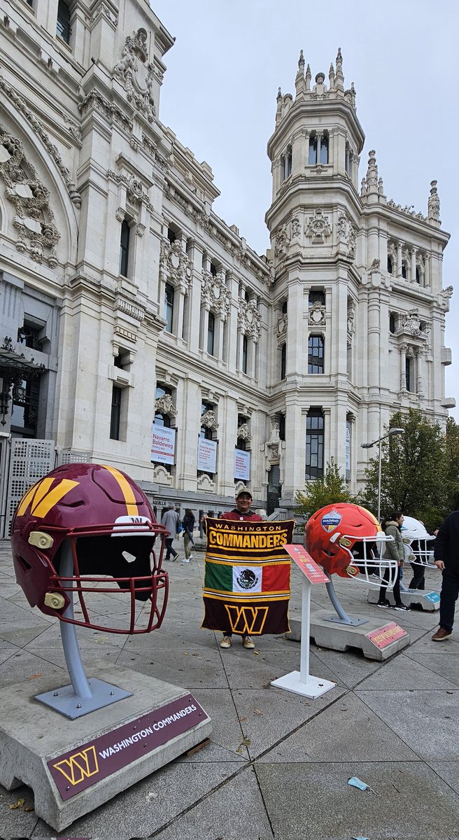 AbnahDur's tweet image. SURPRISE!!! At the end of the day, we made it!!!! 🇪🇦🇺🇲🇲🇽🏉🎉 Post 2/4 #MexiCommander #RaiseHail #HTTC

@LouieTeeNetwork @Commanders @john_keim @JPFinlayNBCS @NickiJhabvala @elPoderosoDC @MlinaresDC @imaisterrena @miguelesses