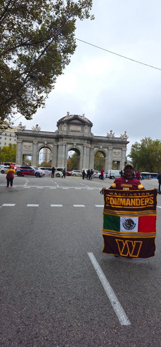 AbnahDur's tweet image. SURPRISE!!! At the end of the day, we made it!!!! 🇪🇦🇺🇲🇲🇽🏉🎉 Post 2/4 #MexiCommander #RaiseHail #HTTC

@LouieTeeNetwork @Commanders @john_keim @JPFinlayNBCS @NickiJhabvala @elPoderosoDC @MlinaresDC @imaisterrena @miguelesses