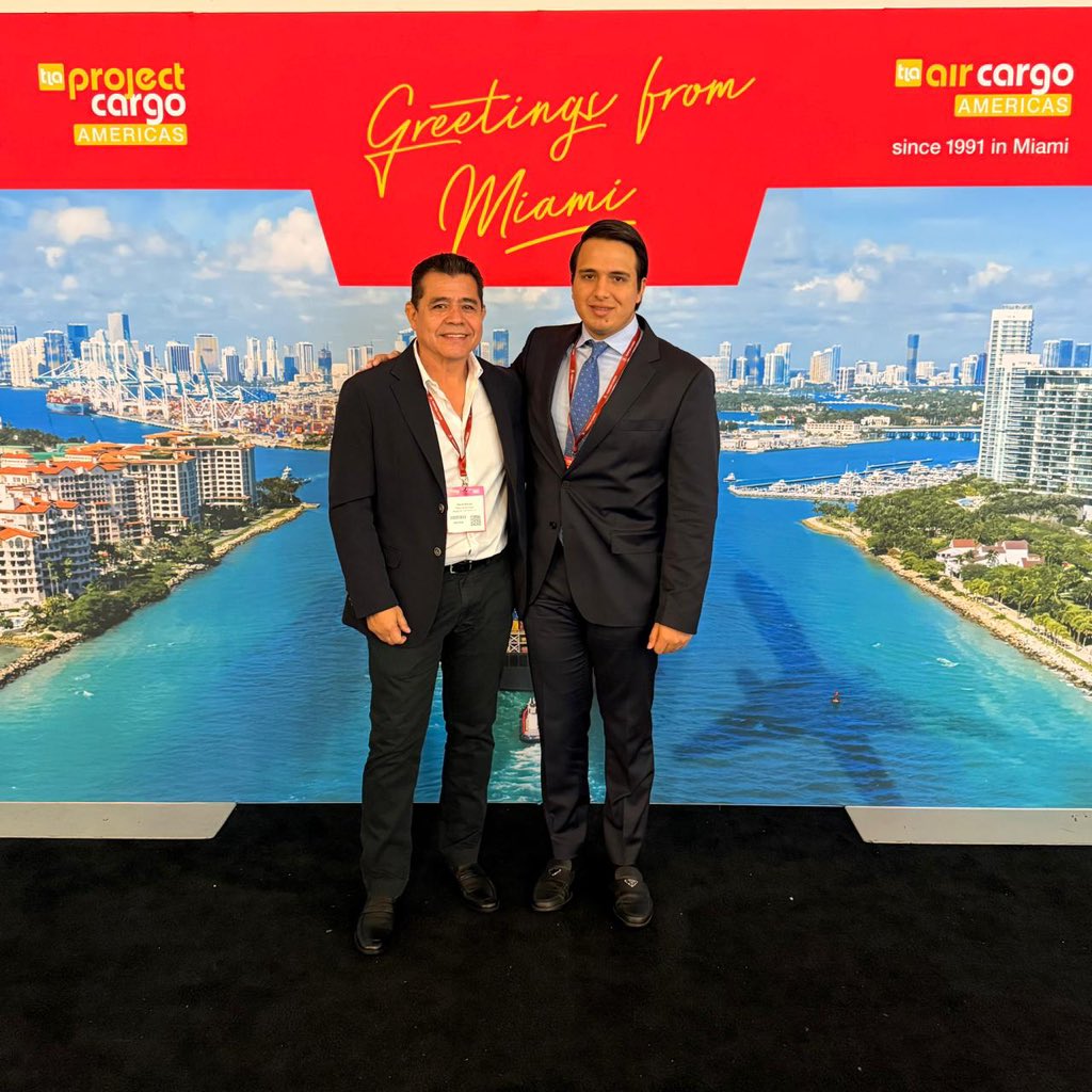 aerodespachossv's tweet image. Nuestro Gerente y Director, (David y Luis) presentes en el Air Cargo Americas, la convención más grande de líneas aéreas cargueras!! ADES a la vanguardia!

#GroundHandling #Aeropuerto #AtenciónEnTierra #ElSalvador #OrgulloADES