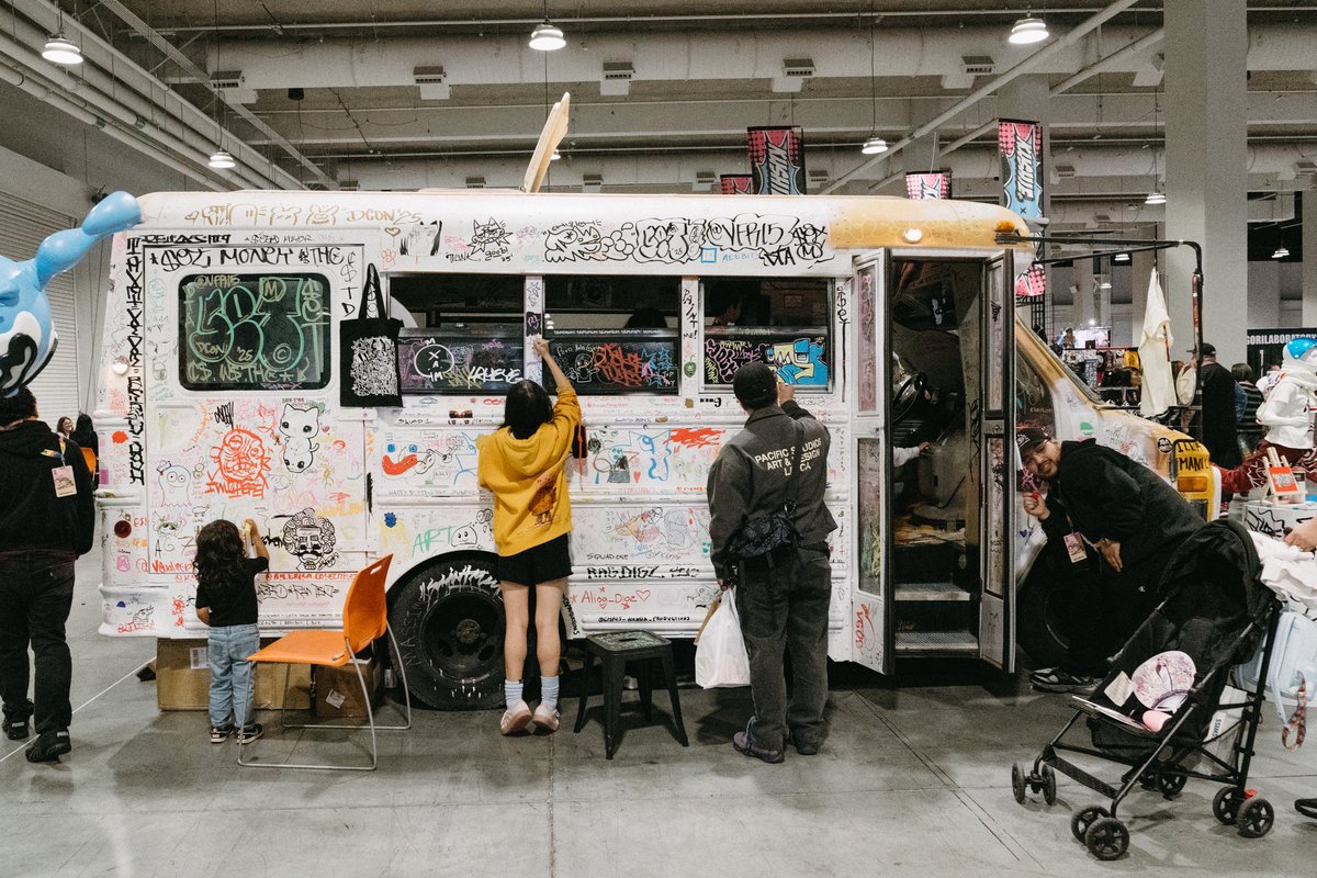 FEWOCiOUS tweet media