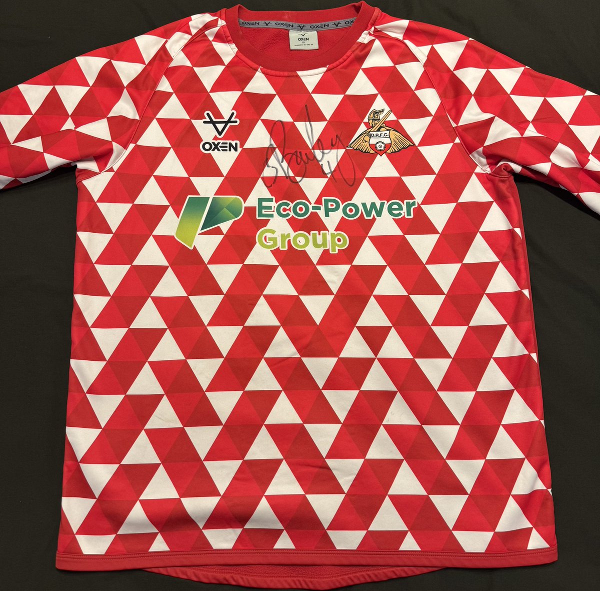 TVickers1's tweet image. A huge thank you to @owenbailey4 for very kindly donating a signed training jumper for me to auction off for the @as9foundation please reply or DM me with a bid, ends Friday 8pm. #DRFC @drfc_official