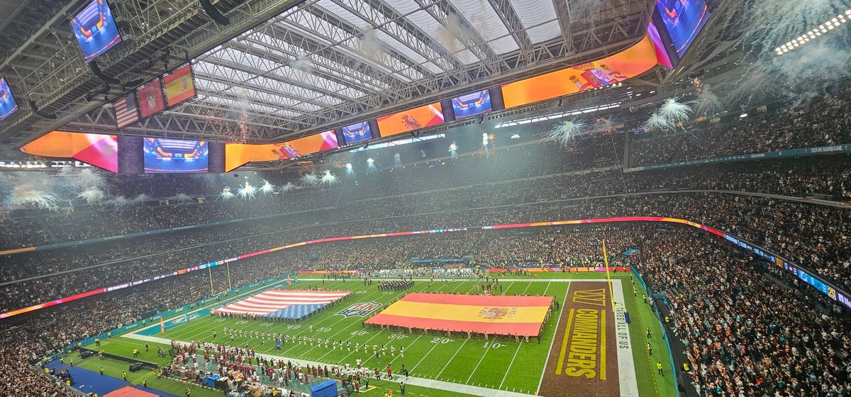 AbnahDur's tweet photo. SURPRISE!!! At the end of the day, we made it!!! 🇪🇦🇺🇲🇲🇽🏉🎉 Post 4/4 #MexiCommander #RaiseHail #HTTC

@Commanders @elPoderosoDC @MlinaresDC @LouieTeeNetwork @JPFinlayNBCS @john_keim @NickiJhabvala @RealBramW @imaisterrena @miguelesses https://t.co/euO3wD6djd