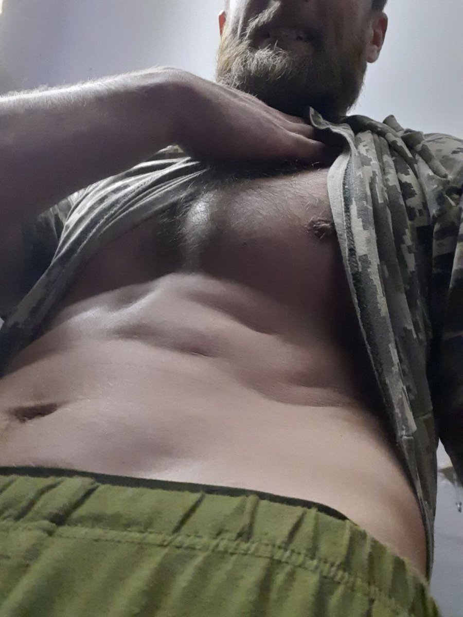 writeIvan's tweet image. Привертає увагу старими фотографіями🫡
#хтивийпонеділок #sexymonday

Нових немає, але раптом ви не бачили цю))🥲
Донатьте більше🫰