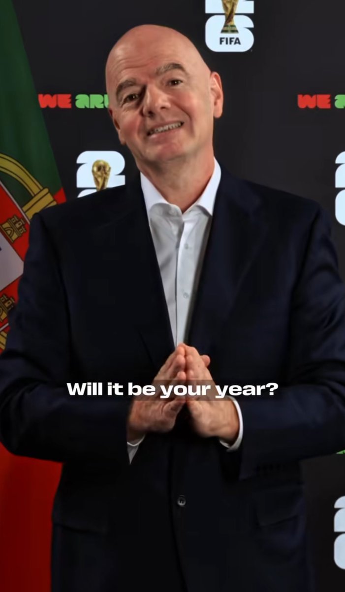 ArobaseGiovanny's tweet image. Gianni Infantino félicitant le Portugal pour la qualification à la Coupe du Monde :

« Est-ce que ce sera votre année ? »
