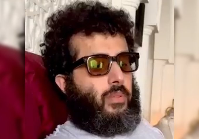 في التاريخ يمكنك العثور على كثيرين من أمثال تركي آل الشيخ؛
 وعلى أية حال، فمهنة "جالب الغـ.ـانـ.ـيات لحضرة السلطان"- وقد حاولت توصيف المهنة بأخف صيغة- ليست بالتأكيد بدعًا في تاريخ الدول، ونصف أخبار الأدب العربيّ على أية حال- في العصرين الأموي والعباسي على الأخص- تضجّ بأخبار