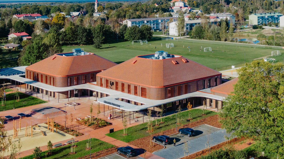 alvariteus's tweet image. Nuevos institutos en Estonia / Nuevos institutos en Madrid