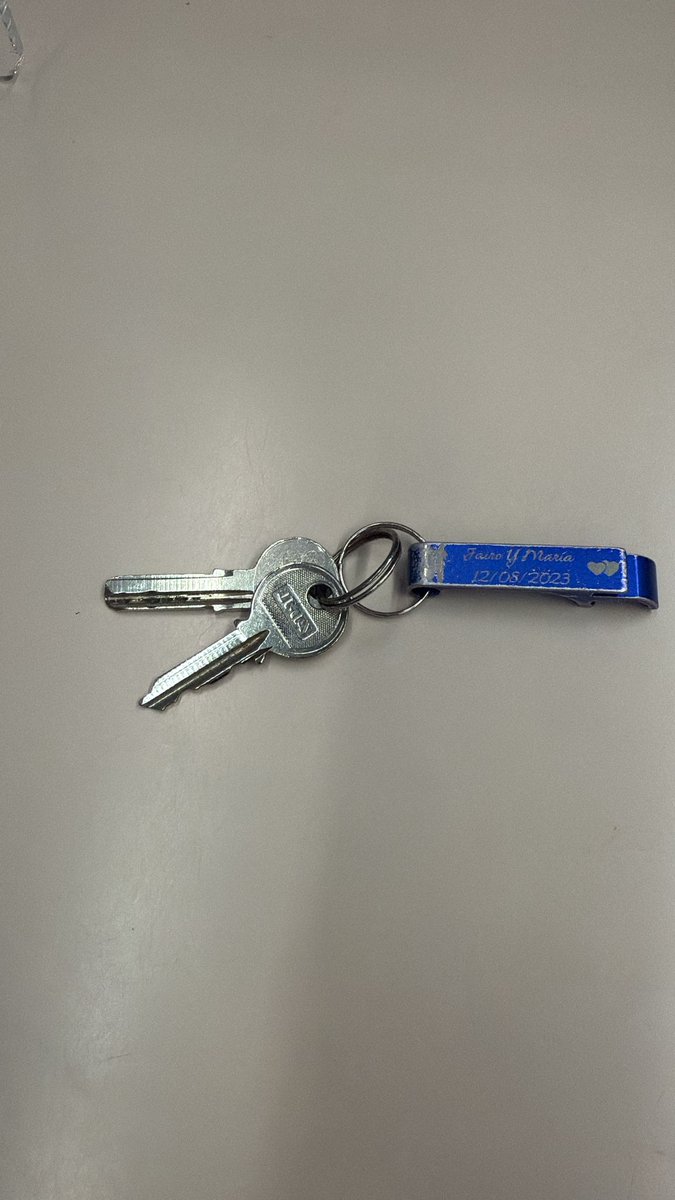 ⚠️OBJETOS PERDIDOS⚠️
Estas LLAVES han sido ENCONTRADAS hoy en las GRADAS de nuestro CAMPO DE LOS ROSALES. 
Y se encuentran DEPOSITADAS en la OFICINA DEL CLUB a la espera de que aparezca su dueñ@
+INFO 959804005