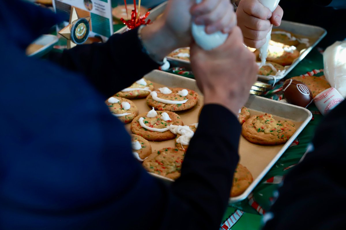 WHLPats's tweet photo. The Pats had a blast at 3810 Chuka Blvd @TimHortons to participate in the Holiday Smile Cookie Kick-Off Challenge this morning!

All proceeds from the Smile Cookie Campaign during the week of Nov. 17 - 23 directly support Ehrlo Sport Venture and Tim Hortons Foundation Camps! https://t.co/Zc68f5Cmkt