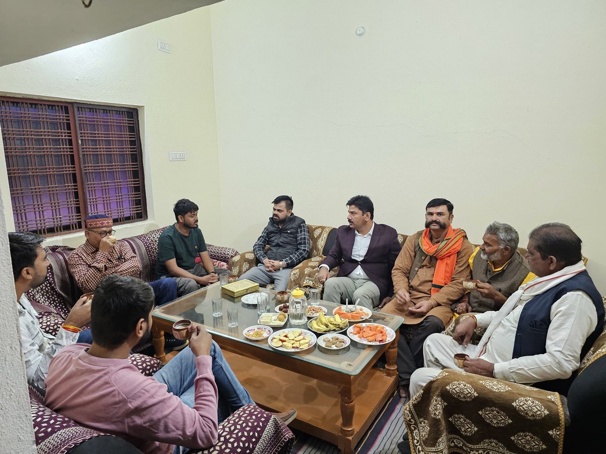 kptripathibjp's tweet photo. बलेंद्र तिवारी ‘बलदाऊ’ जी वीरखाम द्वारा आयोजित भागवत कथा के समापन एवं भंडारे में सम्मिलित हुआ।
ईश्वर से प्रार्थना है कि कथा के पुण्य से सभी भक्तजन नए उत्साह, नई ऊर्जा और सद्भाव का आशीर्वाद प्राप्त करें।
#भाजपा #रीवा #सेमरिया_विधानसभा #kptripathi #semariya69 #kptripathisemariya https://t.co/ynIiqxsljv