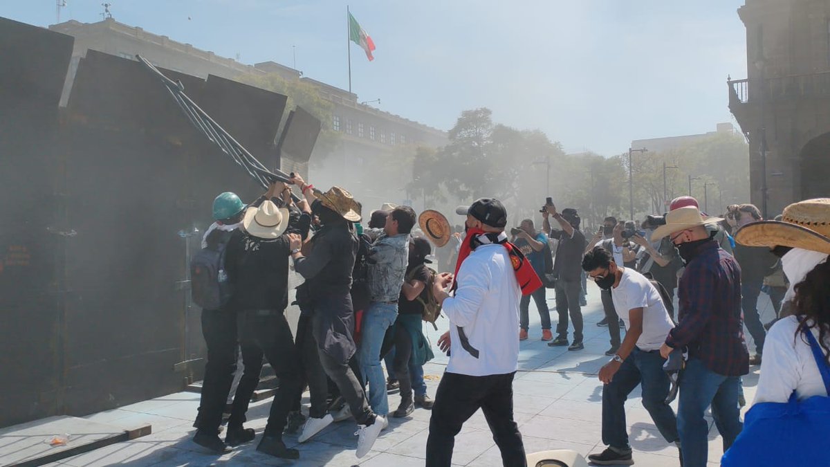 AlmMiguelito's tweet image. Esta es la realidad de la derecha en el mundo asi que no te preocupes, solo  te falta salir a decir que los gringos se queden con el mundial para quedar bien con tu amo el #EvasorCobarde