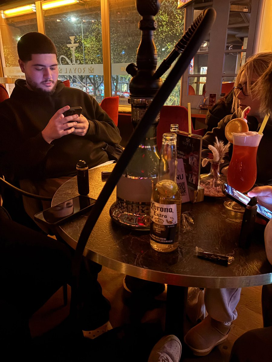 bret_r6's tweet image. Last night in Munich 😔✌️