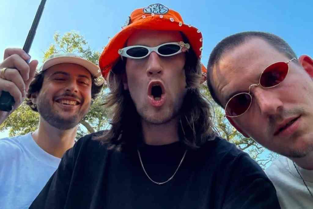 DailyFrequency's tweet image. New Post: EAZYBAKED Drops Long-Awaited Collab with Snuffy ‘BRAKES’ thedailyfrequency.com/2025/11/17/eaz…