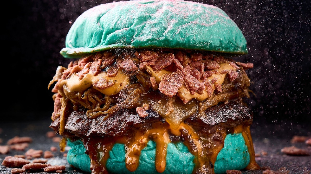 La ‘Diamante azul’ de Córdoba gana The Champions Burger Smash Edition

f.mtr.cool/uhbahhmwzs