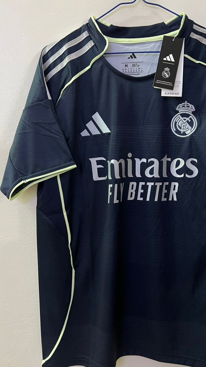 الله يسعدك والله تيشيرت بطللل وانصدمت من الجوده ماتوقعتها بذا الزين🌷🤍