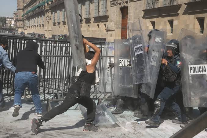 AlmMiguelito's tweet image. Esta es la realidad de la derecha en el mundo asi que no te preocupes, solo  te falta salir a decir que los gringos se queden con el mundial para quedar bien con tu amo el #EvasorCobarde