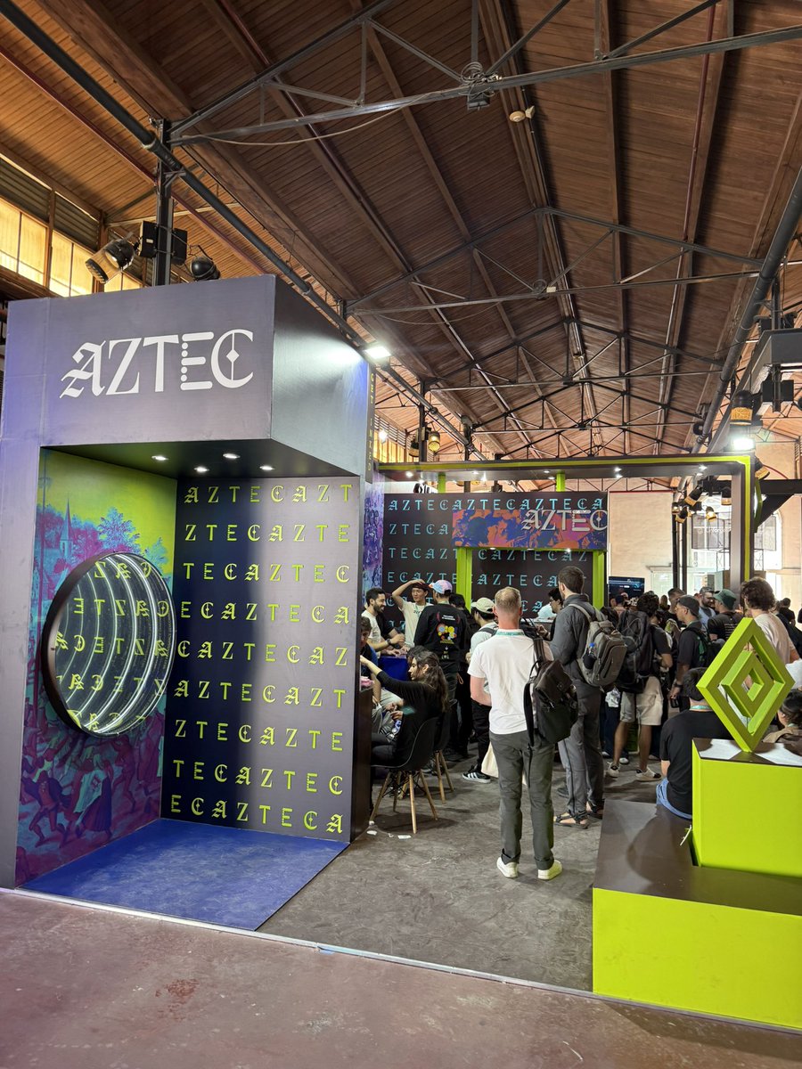 fede_intern's tweet image. aztec @aztecnetwork has the best logo, marketing and booth