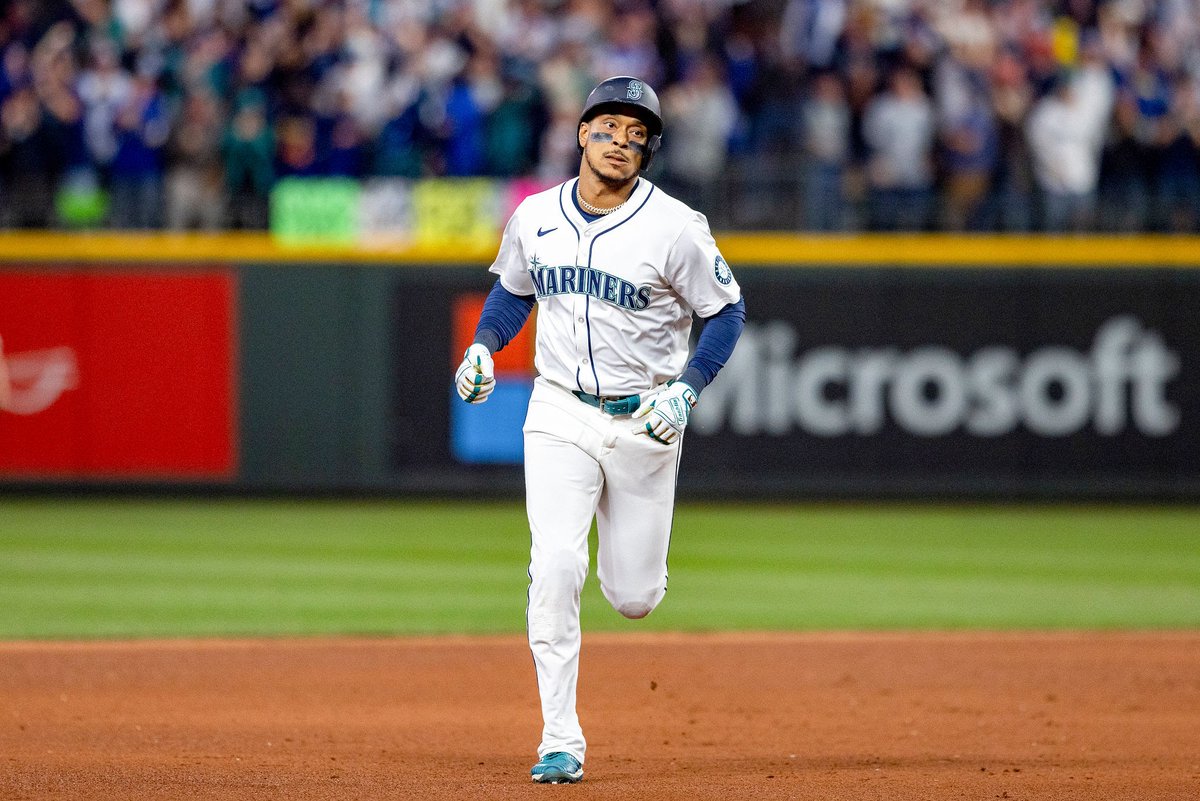 Josh Naylor ✅

Now onto Jorge Polanco.... 

SCALE OF 1-10 how important do you think it is to land Jorge Polanco as well?