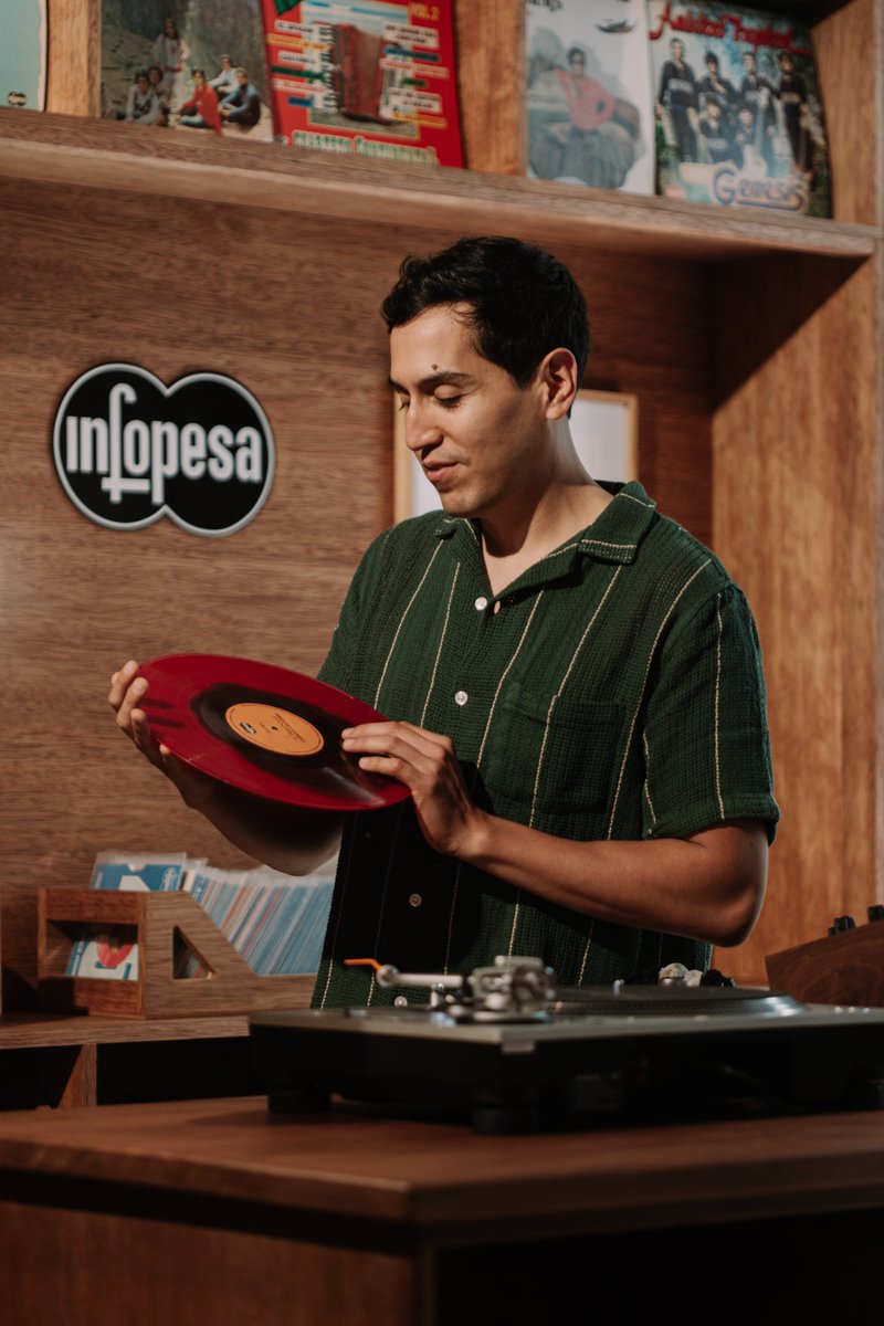 INFOPESA's tweet image. Madrid!🇪🇸 Infopesa los espera este Miércoles 19 en "La Cucaracha" 📍 El Internacional - Calle de Cedaceros 11, Madrid! Bailaremos hasta el amanecer con una selección de vinilos a cargo nuestro director Juan Ricardo Maraví! Los esperamos!