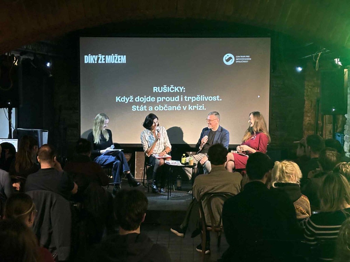 PcmsNews's tweet image. How resilient is Czech society in the face of crises?
Live on the Rušičky podcast, #PCMS @ADergam joins @patawa from @vnitro to discuss multistakeholder preparedness and crisis communication — hosted by excellent @cis_cz @_AndreaMich &amp;amp; @VeruVichova.
#VelvetRevolution #Resilience