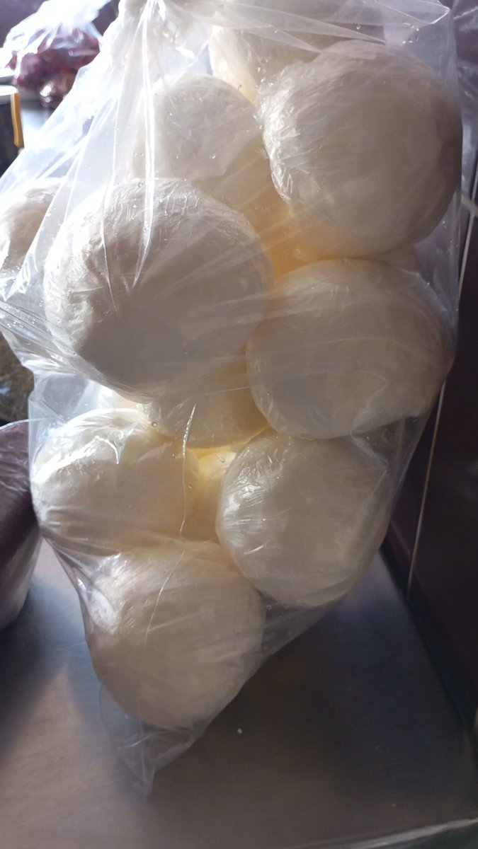 O kadar yorgun ve bitkinim ki 
Twit bile yapasım yok 

Sanırım tükenmişlik sendromu yaşıyorum 

Bugün arabanın gaz pedalına bile basacak halim yoktu 

Çok şükür dönüp evimize geldik