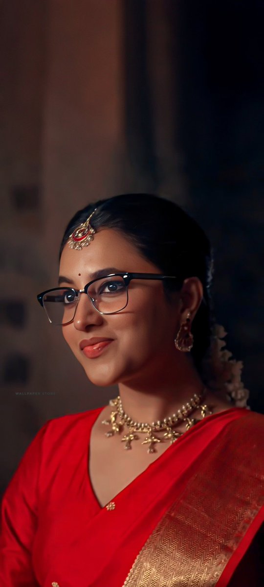 actress_frame's tweet image. She in glasses 🤌🏻✨
#PriyankaMohan #PAM
