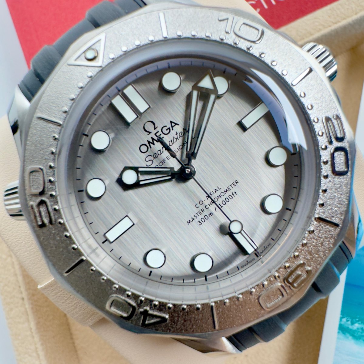 Element_iN_Time's tweet image. Cool steel, cool tone, clean life 🩶
42mm Omega Seamaster Diver 300m Grey Titanium Bezel Steel Grey Dial

elementintime.com/products/42mm-…