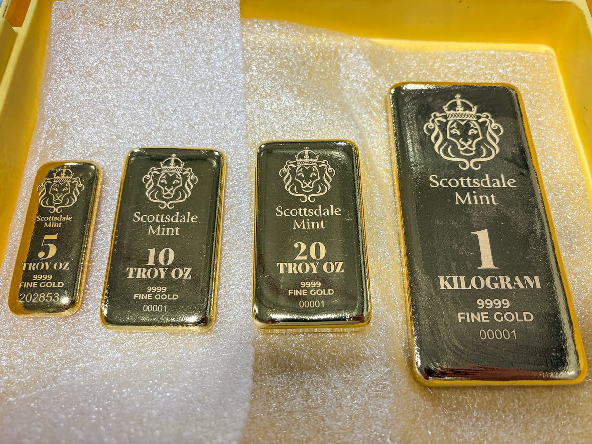 scottsdalemint's tweet image. Which one’s calling your name—5 oz, 10 oz, 20 oz, or 1 kilo? .9999 fine gold never looked better.

#Gold #Bullion #Collectors #Investment #PreciousMetals #ScottsdaleMint #9999fine