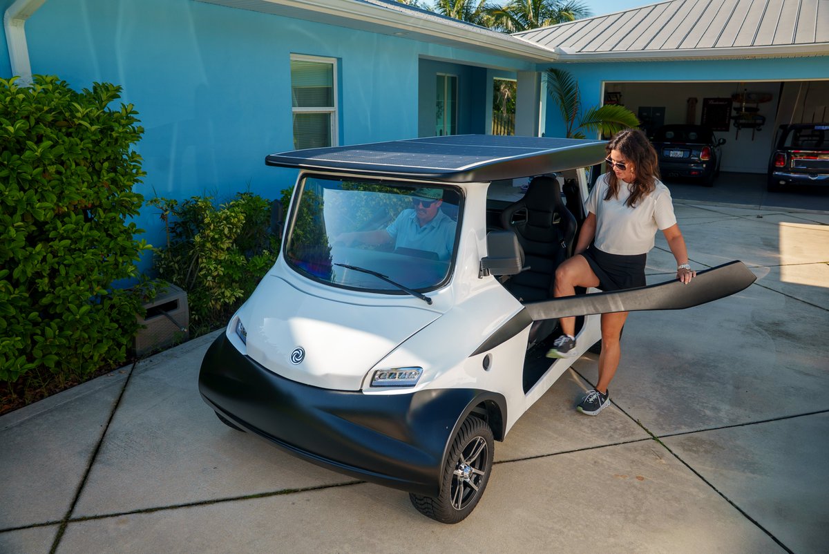 intisolarcar tweet media
