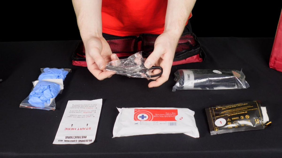 UnityNewsNet's tweet image. Bleed kits, commonly used by paramedics and in hostile environments like war zones, are being distributed across schools in Sheffield today. 

Essentially an advanced first-aid kit, the lightweight packs contain items like a tourniquet and trauma bandages.

Knife safety…