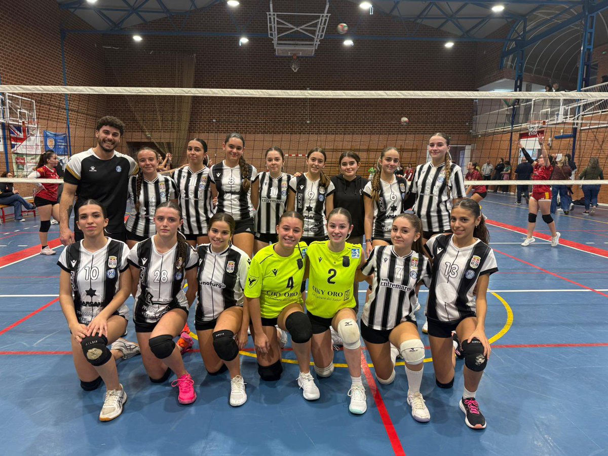 algarsurmenor's tweet image. 🏐⚔️ Resultados bases 

Nuestras canteranas compitieron de lo lindo este fin de semana 🫡

Juvenil - Judesa (3-0)
Cadete A - Molina Voley (0-3)
Infantil A - Molina Voley (3-2)
Infantil B - Judesa (3-0)
Cadete B - Judesa (2-3)

Seguimos trabajando 💪🏼

#algarbien #voleibol
