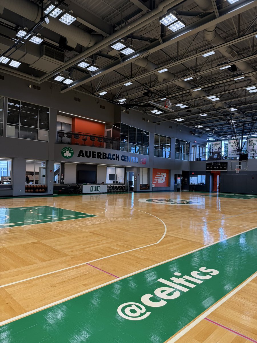 isaiahthomas's tweet image. Back at the Crib 🏁