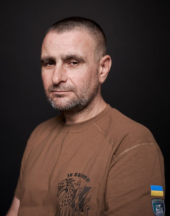 OlenaHalushka's tweet image. Oleksandr Savov, a Ukrainian marine, Azovstal defender, and former POW, died 8m after returning from russian captivity, where he had spent 3yrs.

He was released in critical condition — with tuberculosis, skin diseases, and severe leg lymphedema. In his interviews, Oleksandr…