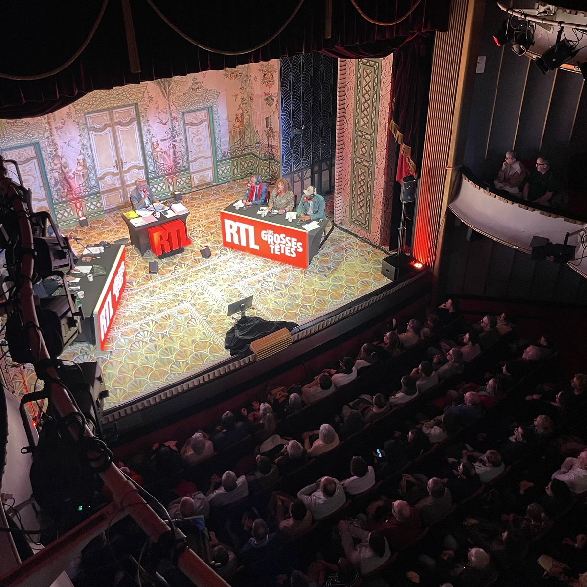 GrossesTetesRTL's tweet image. Les Grosses Têtes au théâtre de @LA_MICHODIERE : salle comble 😍❤️