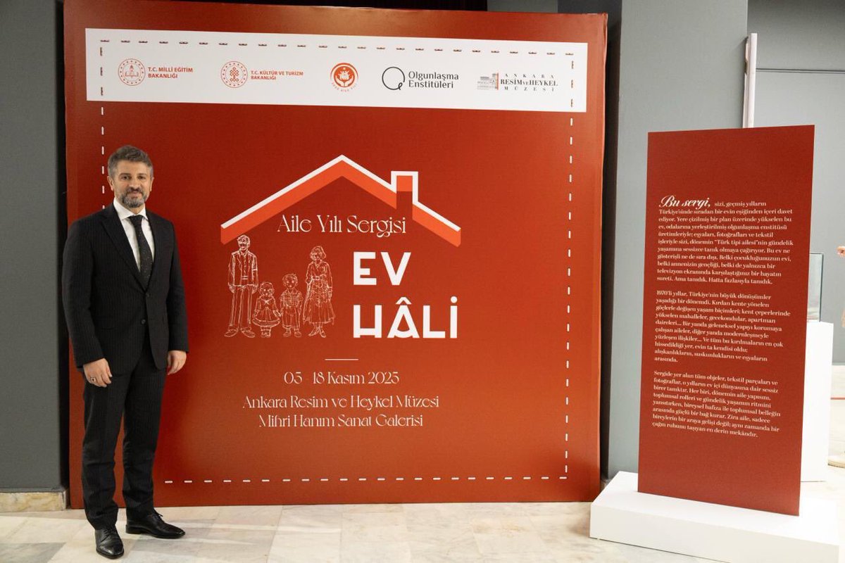 Genel Müdürümüz Sayın Cengiz Mete, “Ev Hâli” Sergisini Ziyaret Etti. 

Genel Müdürlüğümüz, 2025 yılının “Aile Yılı” olarak ilan edilmesi kapsamında aile kurumunun korunması ve güçlendirilmesine yönelik çalışmalarına devam ediyor.

Bu kapsamda olgunlaşma enstitülerimiz tarafından