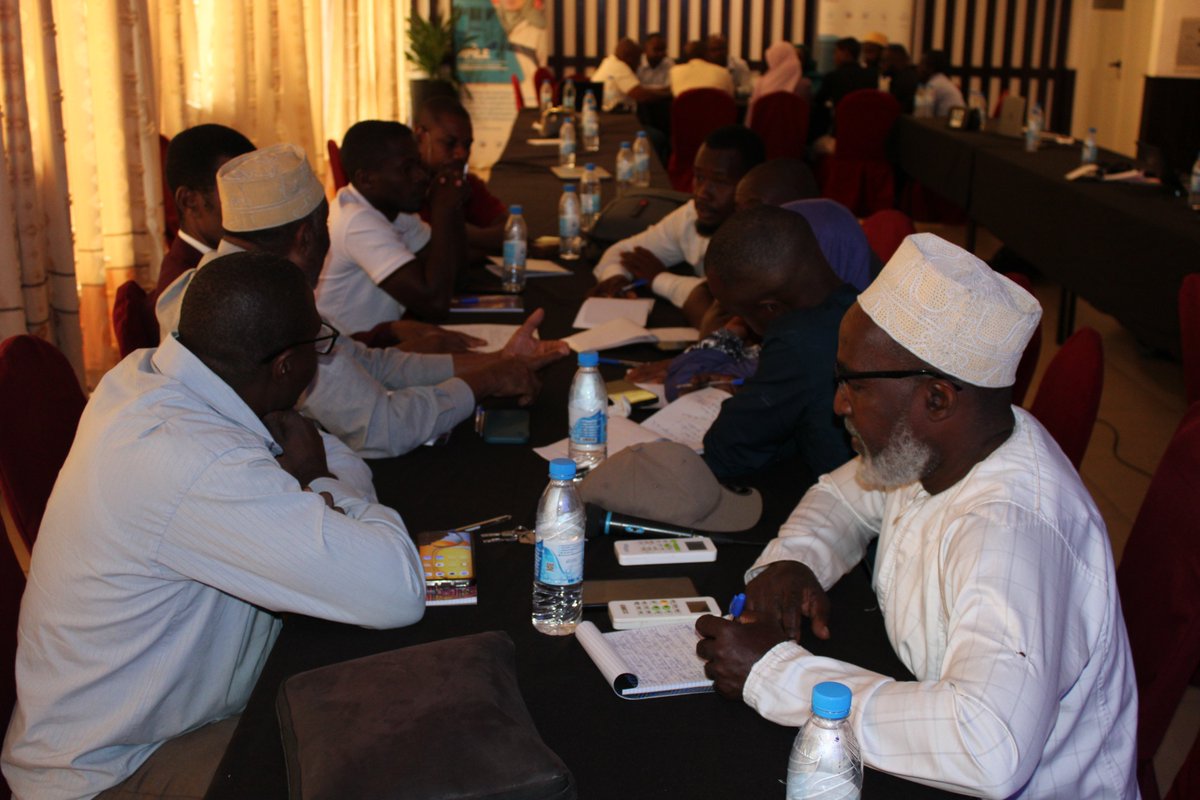 L’atelier de mise en place de l’Interprofession Avicole Comorienne a démarré aujourd’hui au Retaj.
Acteurs de Mohéli, N’Gazidja et Anjouan réunis, vraie volonté d’avancer ensemble.
Gouvernance, partenariats, pérennisation : objectif👉 structurer et renforcer la filière avicole.
