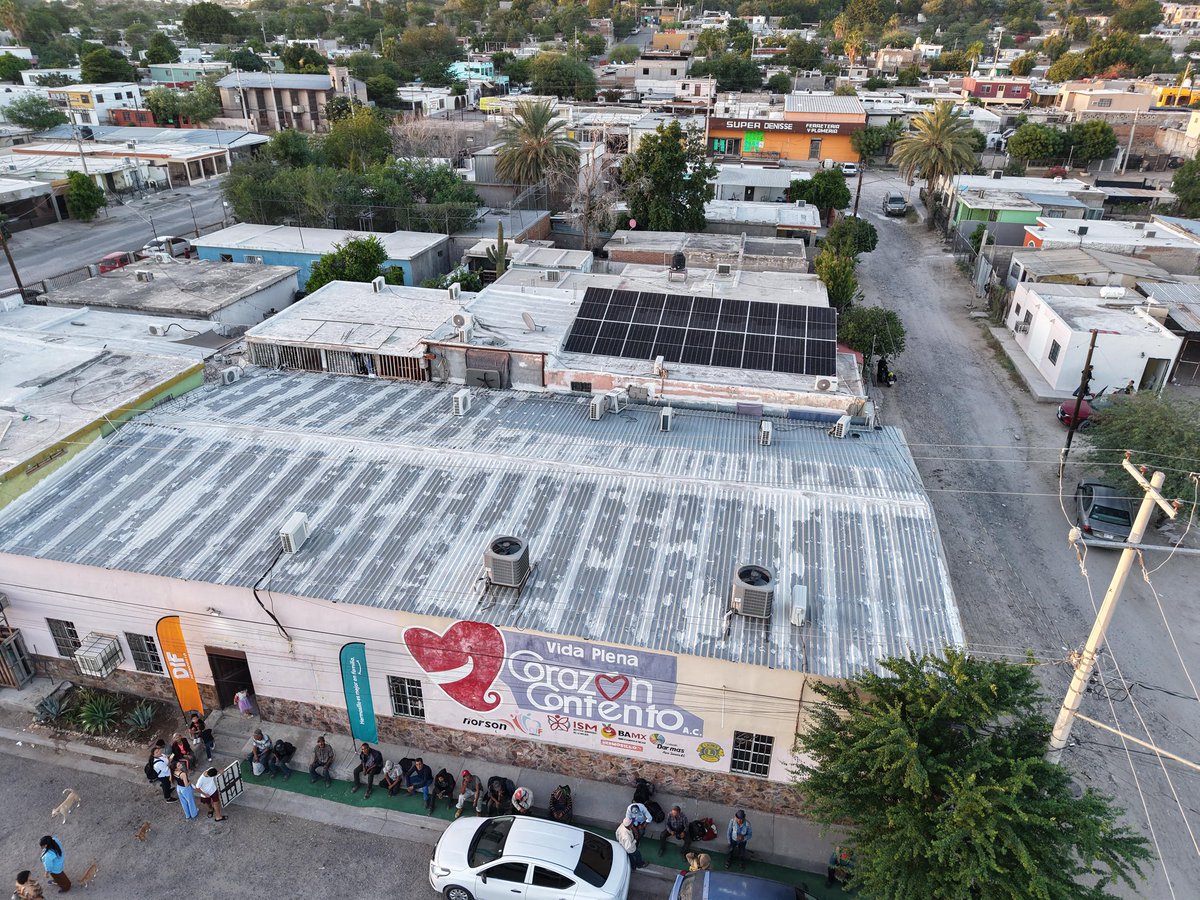 Cuando una asociación ahorra en su recibo de luz, puede ayudar más. 

Reconocimos el trabajo de dos centros que acompañan a quienes más lo necesitan: Visión Integral de Alcance A.C., en Buena Vista, y Vida Plena Corazón Contento A.C., en San Luis, y constatamos los beneficios que