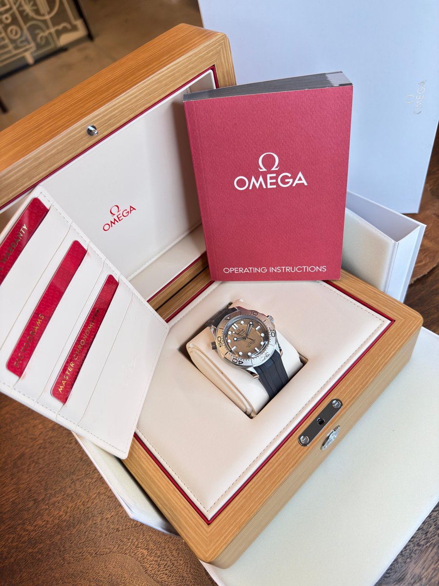 Element_iN_Time's tweet image. Cool steel, cool tone, clean life 🩶
42mm Omega Seamaster Diver 300m Grey Titanium Bezel Steel Grey Dial

elementintime.com/products/42mm-…