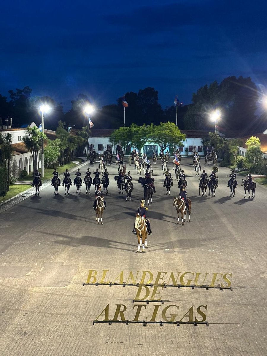 O <a href="/exercitooficial/">Exército Brasileiro 🇧🇷</a>  e o <a href="/EjercitoUy/">Ejército del Uruguay</a>  alinharam diretrizes para o exercício militar combinado 🇧🇷🇺🇾, Operação Uruguai, a ser realizado em 2027. A 2ª reunião de coordenação foi realizada em Montevidéu, capital do Uruguai. 
🔗Saiba mais em cms.eb.mil.br/index.php/pt/n…