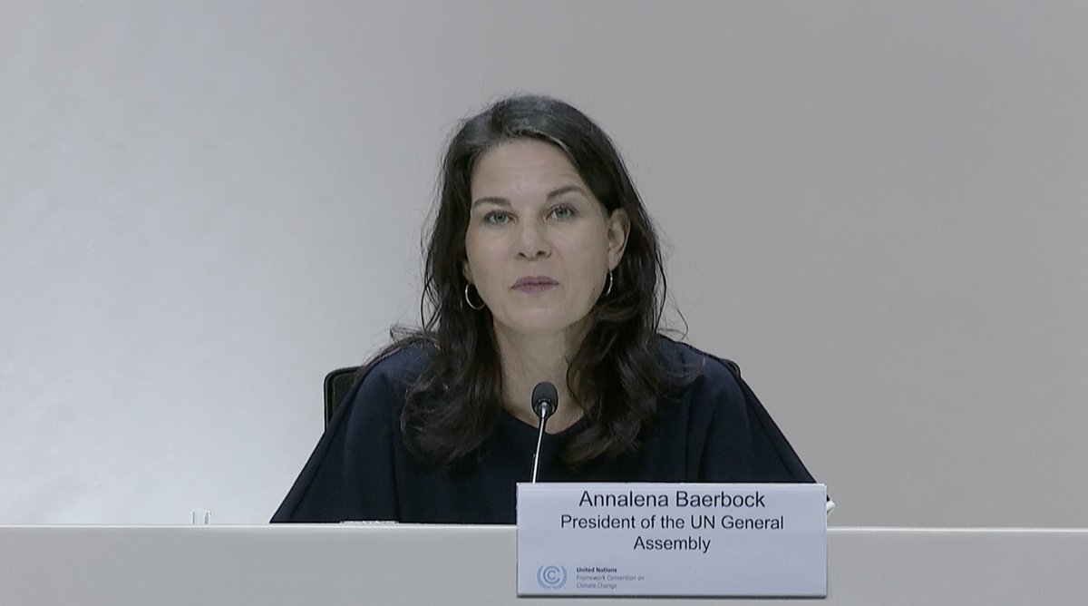 ❝Sadece geçen yıl, gelişmekte olan ülkelerin, dış borçlarını ödemek için yaklaşık 1,4 trilyon dolar harcadıklarını gördük. Eğer bu kaynaklar iklim krizinin etkilerini azaltmaya, temiz enerjiye, dayanıklılık ve uyum çalışmalarına yönlendirilebilseydi neler başarılabilirdi,