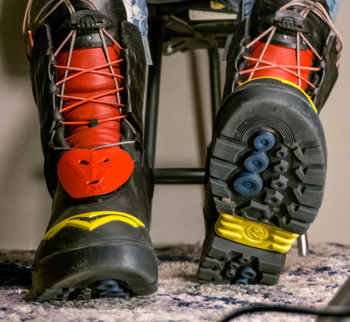 LightstormN's tweet image. Oh yes, there will be video. 
#boots #bootporn #haixfirehero2 #leatherboots #blackboots #tallboots #soles