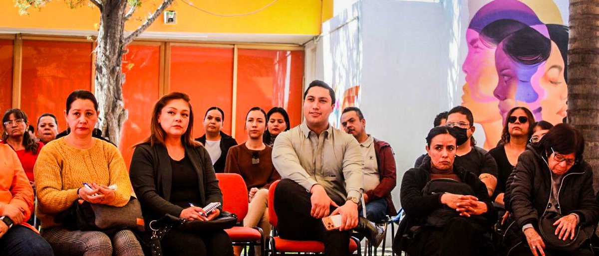 davidojedamx's tweet image. Encuentro con maestros, trabajadores y productores para fortalecer temas de salud mental y herramientas laborales.

Desde la primera fuerza, seguimos poniendo en movimiento todos los sectores que hacen de nuestra capital un Durango productivo.